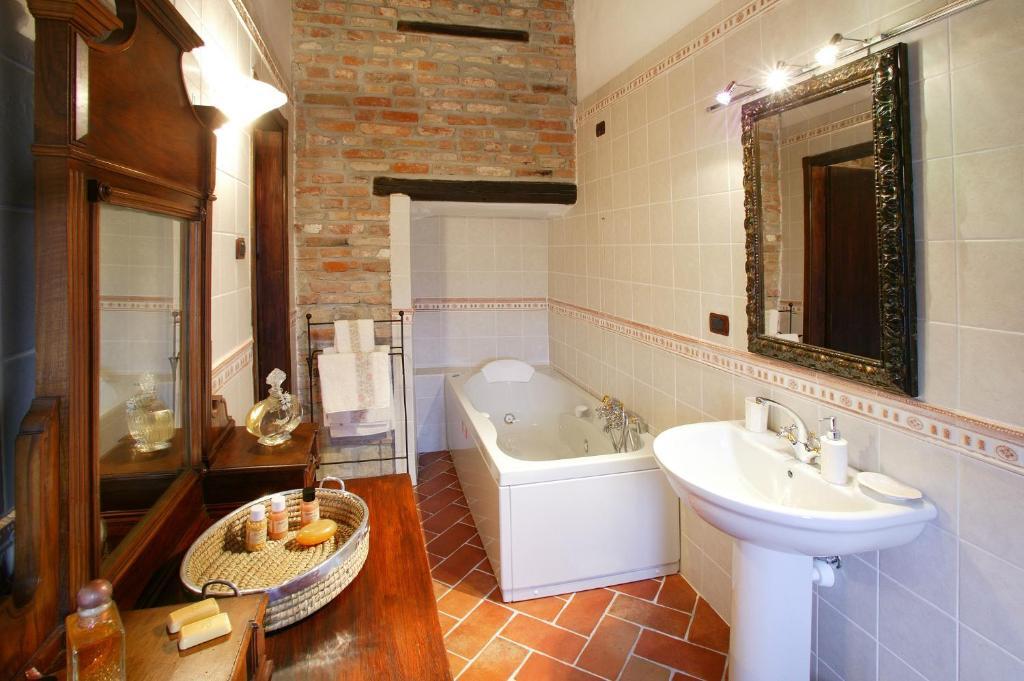 La Maragliana Aparthotel Castel Rocchero Bilik gambar