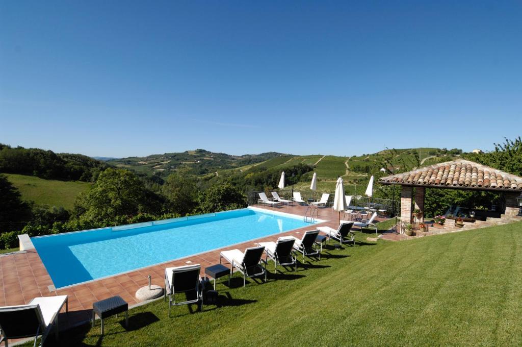 La Maragliana Aparthotel Castel Rocchero Luaran gambar
