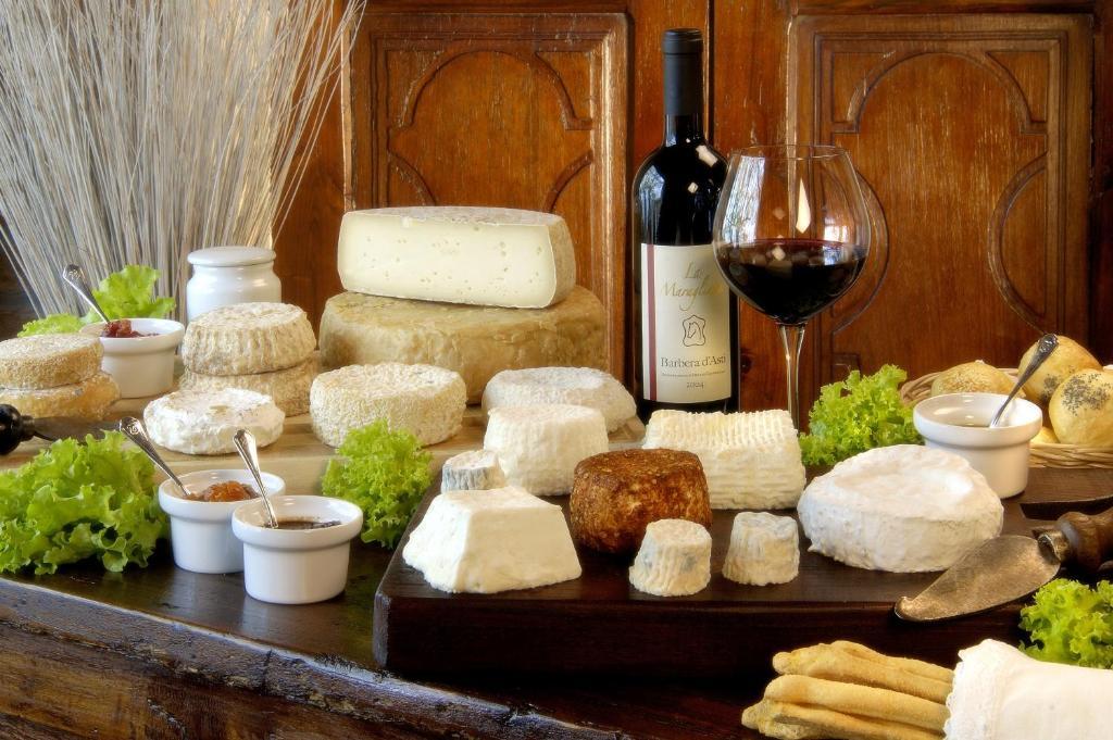 La Maragliana Aparthotel Castel Rocchero Luaran gambar