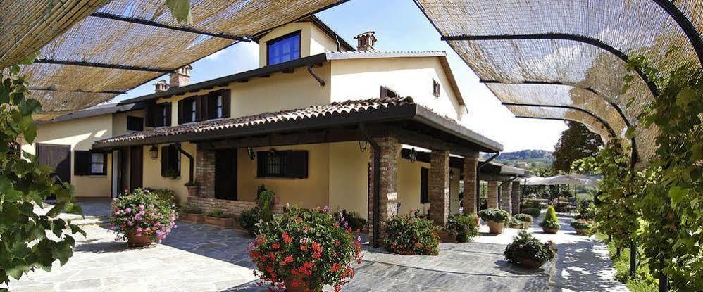 La Maragliana Aparthotel Castel Rocchero Luaran gambar